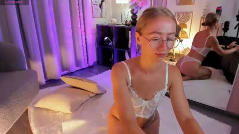 Snapshot of victorialight chatting on 22, 7, 2026 Victoria online show from 22, 7, 2026