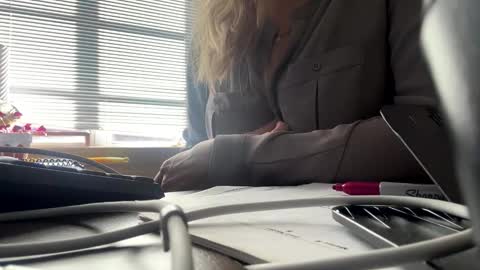 Victoria online show from 14, 11, 2025