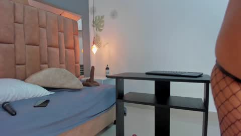 Victoria  online show from 24, 1, 2025