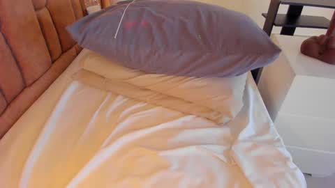 Victoria  online show from 9, 3, 2025