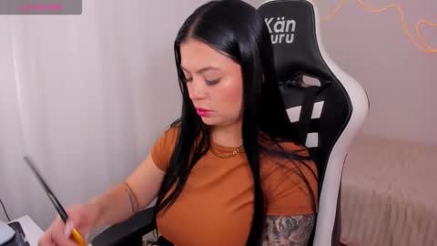 V  I C  T O R I A  online show from 13, 11, 2025