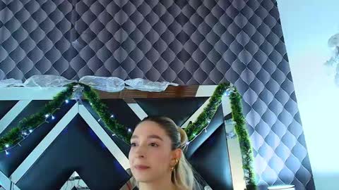 victtoria lee online show from 13, 12, 2024