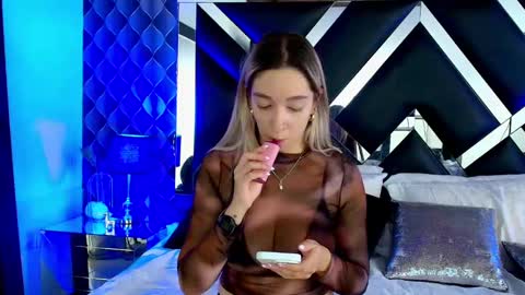 victtoria lee online show from 1, 3, 2025