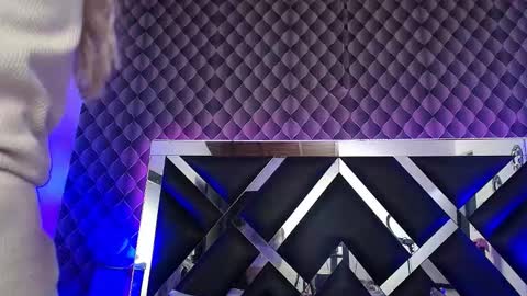 victtoria lee online show from 18, 11, 2025