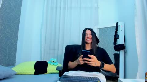 viictoriiasaenz online show from 17, 4, 2026