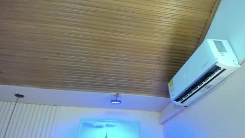 Viiolett online show from 19, 10, 2025