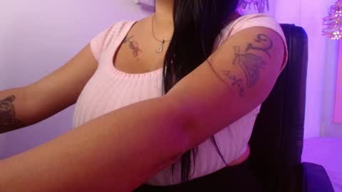 Snapshot of viiolleta chatting on 23, 5, 2026 viioleta online show from 23, 5, 2026