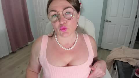 Ukrainian-woman online show from 9, 12, 2024