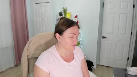 Ukrainian-woman online show from 10, 12, 2024