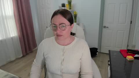 Ukrainian-woman online show from 3, 2, 2025