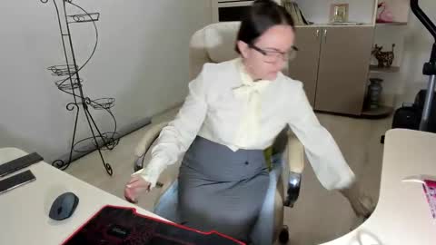 Snapshot of vika7333 chatting on 15, 11, 2025 Ukrainian-woman online show from 15, 11, 2025