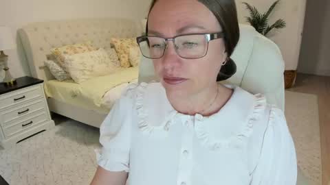 Snapshot of vika7333 chatting on 2, 5, 2026 Ukrainian-woman online show from 2, 5, 2026