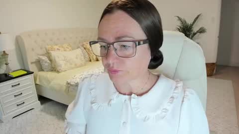 Snapshot of vika7333 chatting on 4, 5, 2026 Ukrainian-woman online show from 4, 5, 2026