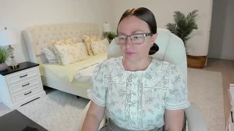 Snapshot of vika7333 chatting on 12, 5, 2026 Ukrainian-woman online show from 12, 5, 2026