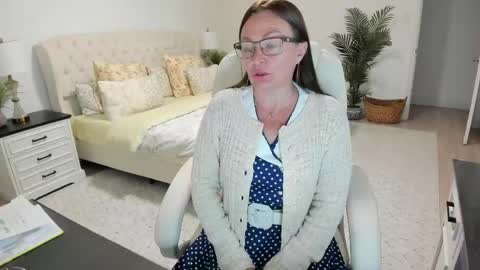 Snapshot of vika7333 chatting on 2, 6, 2026 Ukrainian-woman online show from 2, 6, 2026