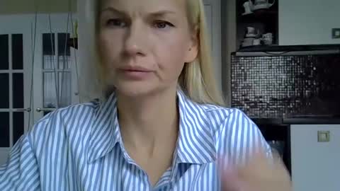 Snapshot of viki_loun5 chatting on 2, 10, 2025 viki_loun5 online show from 2, 10, 2025