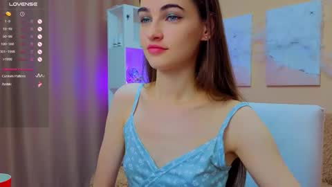 Snapshot of vikiberry chatting on 8, 11, 2025 vikiberry online show from 8, 11, 2025