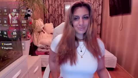Snapshot of vikilove_ chatting on 25, 7, 2026 Victoria online show from 25, 7, 2026