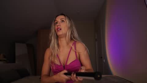 VIKKI online show from 11, 11, 2025