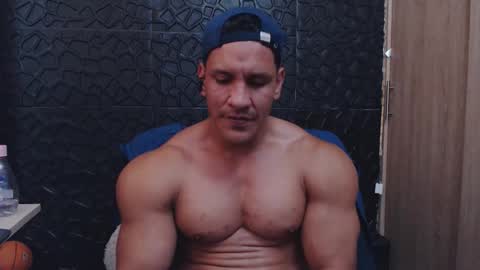 Snapshot of viktorherrera chatting on 13, 12, 2025 Viktor Herrera online show from 13, 12, 2025