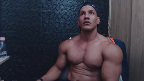 Snapshot of viktorherrera chatting on 22, 12, 2025 Viktor Herrera online show from 22, 12, 2025