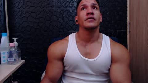 Snapshot of viktorherrera chatting on 19, 1, 2026 Viktor Herrera online show from 19, 1, 2026