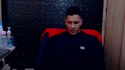 Snapshot of viktorherrera chatting on 2, 2, 2026 Viktor Herrera online show from 2, 2, 2026