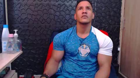 Snapshot of viktorherrera chatting on 3, 2, 2026 Viktor Herrera online show from 3, 2, 2026