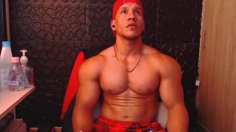 Snapshot of viktorherrera chatting on 4, 2, 2026 Viktor Herrera online show from 4, 2, 2026