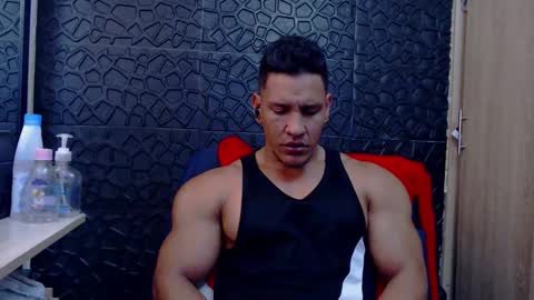 Snapshot of viktorherrera chatting on 8, 2, 2026 Viktor Herrera online show from 8, 2, 2026