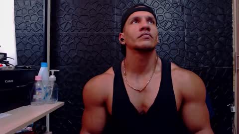 Snapshot of viktorherrera chatting on 13, 2, 2026 Viktor Herrera online show from 13, 2, 2026