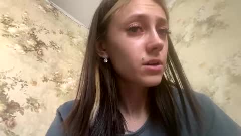 Snapshot of viktoria9898 chatting on 23, 5, 2026 Sweett online show from 23, 5, 2026
