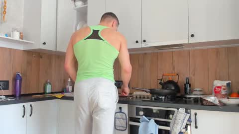 Snapshot of vincent_o chatting on 22, 2, 2025 Vincent. uncut 18cm online show from 22, 2, 2025