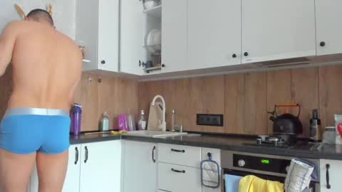 Snapshot of vincent_o chatting on 12, 3, 2025 Vincent. uncut 18cm online show from 12, 3, 2025