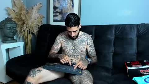 Snapshot of vincentsartori chatting on 28, 10, 2025 Vincent Sartori online show from 28, 10, 2025