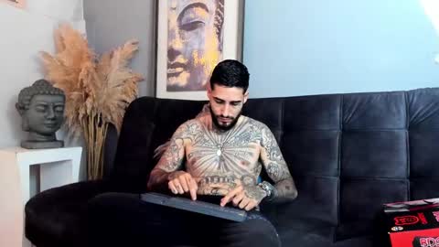 Snapshot of vincentsartori chatting on 31, 10, 2025 Vincent Sartori online show from 31, 10, 2025