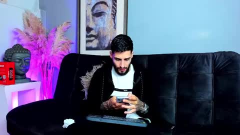 Snapshot of vincentsartori chatting on 9, 11, 2025 Vincent Sartori online show from 9, 11, 2025