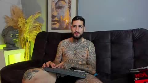 Snapshot of vincentsartori chatting on 14, 11, 2025 Vincent Sartori online show from 14, 11, 2025