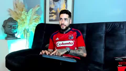 Snapshot of vincentsartori chatting on 19, 11, 2025 Vincent Sartori online show from 19, 11, 2025