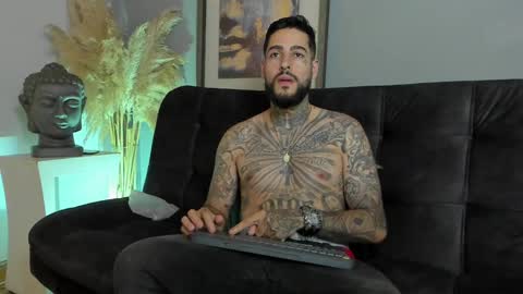 Snapshot of vincentsartori chatting on 22, 11, 2025 Vincent Sartori online show from 22, 11, 2025