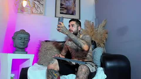 Snapshot of vincentsartori chatting on 5, 4, 2026 Vincent Sartori online show from 5, 4, 2026