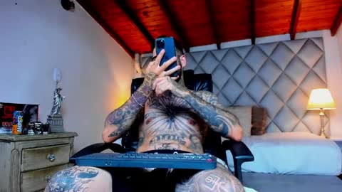Snapshot of vincentsartori chatting on 15, 4, 2026 Vincent Sartori online show from 15, 4, 2026