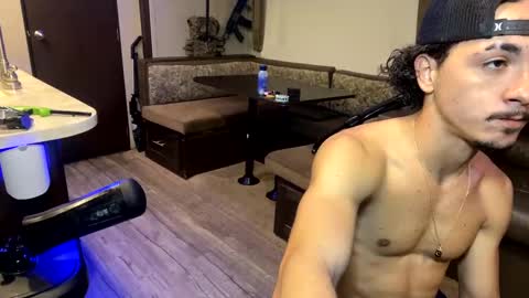 Snapshot of vinsmoke_sanji2020 chatting on 18, 12, 2024 Sanji online show from 18, 12, 2024