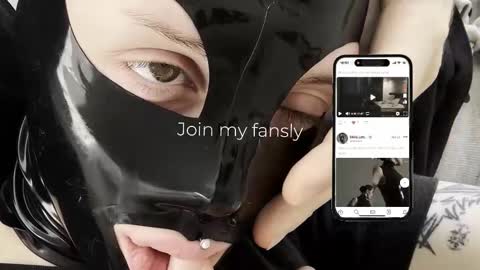 Snapshot of vinylstore chatting on 1, 2, 2026 Diva Silvia online show from 1, 2, 2026