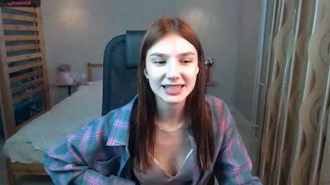 violaberry__ online show from 15, 9, 2025