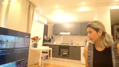 Snapshot of violafoxy chatting on 5, 12, 2024 viola online show from 5, 12, 2024
