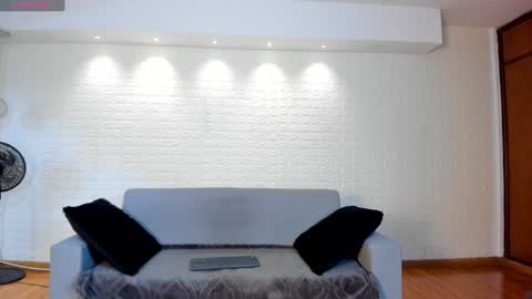 Snapshot of violeet_scott chatting on 14, 1, 2025 Violett Everyday From 0530 to 1430 Col Time online show from 14, 1, 2025