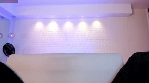 Snapshot of violeet_scott chatting on 17, 1, 2025 Violett Everyday From 0530 to 1430 Col Time online show from 17, 1, 2025