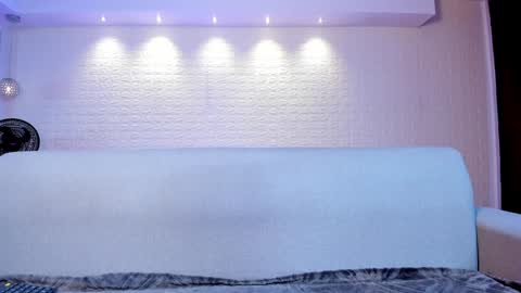 Snapshot of violeet_scott chatting on 3, 2, 2025 Violett Everyday From 0530 to 1430 Col Time online show from 3, 2, 2025