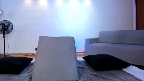 Snapshot of violeet_scott chatting on 22, 10, 2025 Violett Everyday From 0530 to 1430 Col Time online show from 22, 10, 2025